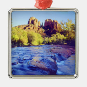 USA, Arizona, Sedona. Cathedral Rock spiegelt 2 Ornament Aus Metall
