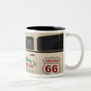 USA, Arizona, Williams: Cruisers Cafe 66 Alt Zweifarbige Tasse