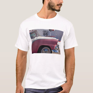 USA, Arizona, Williams. Route 66 Stadt, 1950er Jah T-Shirt