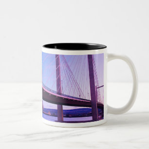 USA, Bundesstaat Washington. Columbia River ist 2 Zweifarbige Tasse