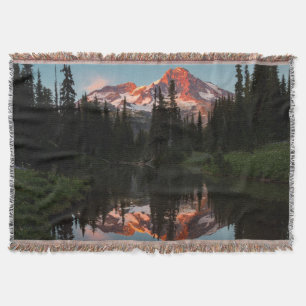 USA, Bundesstaat Washington. Mt. Rainier gespiegel Decke