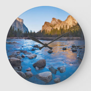 USA, California. Rocky Reflections In Merced Große Wanduhr