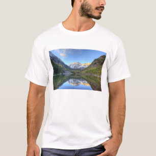 USA, Colorado, Maroon Bells-Snowmaß T-Shirt