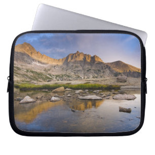 USA, Colorado, Rocky Mountain NP. Sturmwolken Laptopschutzhülle