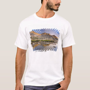 USA, Colorado, Rocky Mountain NP. Sturmwolken T-Shirt