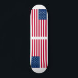 USA der US-Flagge Skateboard<br><div class="desc">USA - USA - Flag - Patriotic - Unabhängigkeitstag - 4. Juli - Anpassbar - Wählen / Fügen Sie Ihren einzigartigen Text / Farbe / Bild - Make Your Special Gift - Neu formatieren und verschieben oder entfernen und hinzufügen / Bild mit Anpassungstool. Sie können Designs auch auf mehr als...</div>