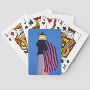 USA, Georgia, Tybee Island, Flagge weht 2 Spielkarten