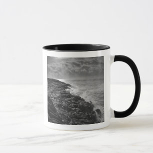USA. Geschmolzene Lava fließt bei Sonnenaufgang in Tasse