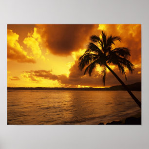 USA, Hawaii, Kauai, farbenfroher Sonnenaufgang in Poster