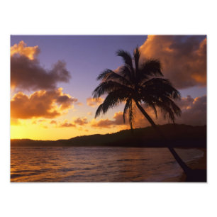 USA, Hawaii, Kauai, farbiger Sonnenaufgang in eine Fotodruck