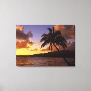 USA, Hawaii, Kauai, farbiger Sonnenaufgang in eine Leinwanddruck