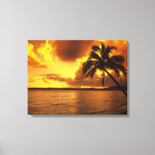 USA, Hawaii, Kauai, Farbiger Sonnenaufgang in eine Leinwanddruck
