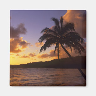 USA, Hawaii, Kauai, Farbiger Sonnenaufgang in eine Magnet