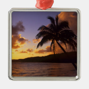 USA, Hawaii, Kauai, farbiger Sonnenaufgang in eine Silbernes Ornament