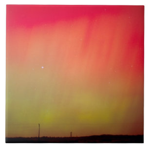 USA, Idaho. Aurora borealis, Nordlicht bei 2 Fliese