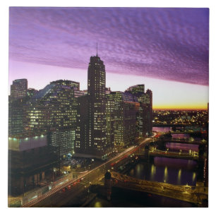 USA, IL, Chicago. Chicago Skyline und Fluss Fliese