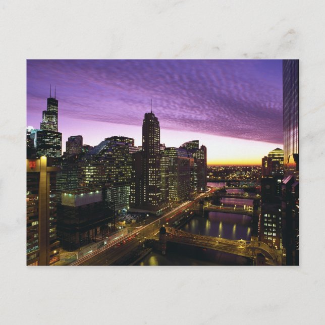 USA, IL, Chicago. Skyline von Chicago und Fluss Postkarte (Vorderseite)