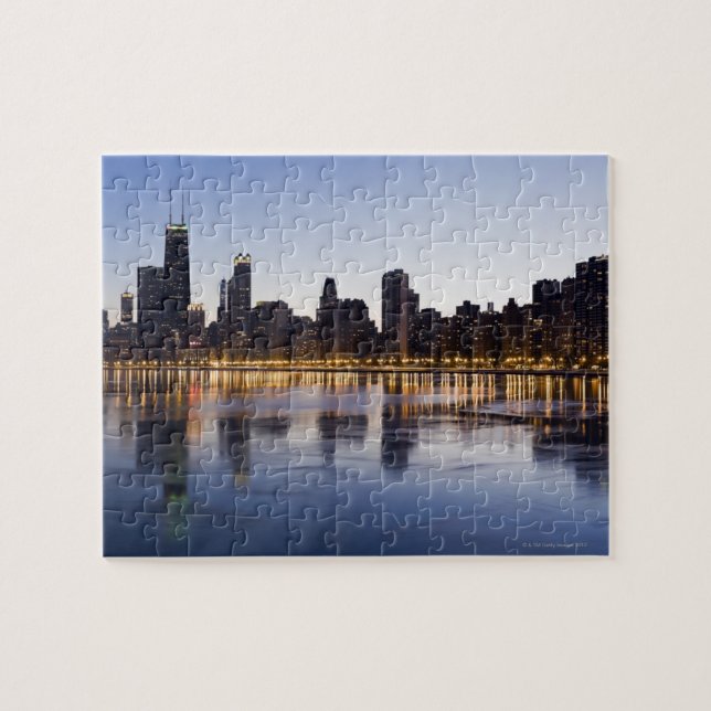 USA, Illinois, Chicago, City skyline over Lake 6 (Horizontal)