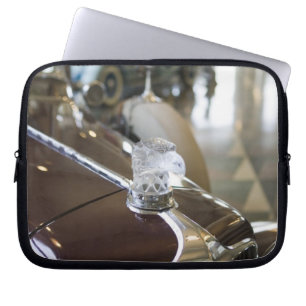 USA, Indiana, Auburn: Auburn, Cord, Duesenberg 9 Laptopschutzhülle