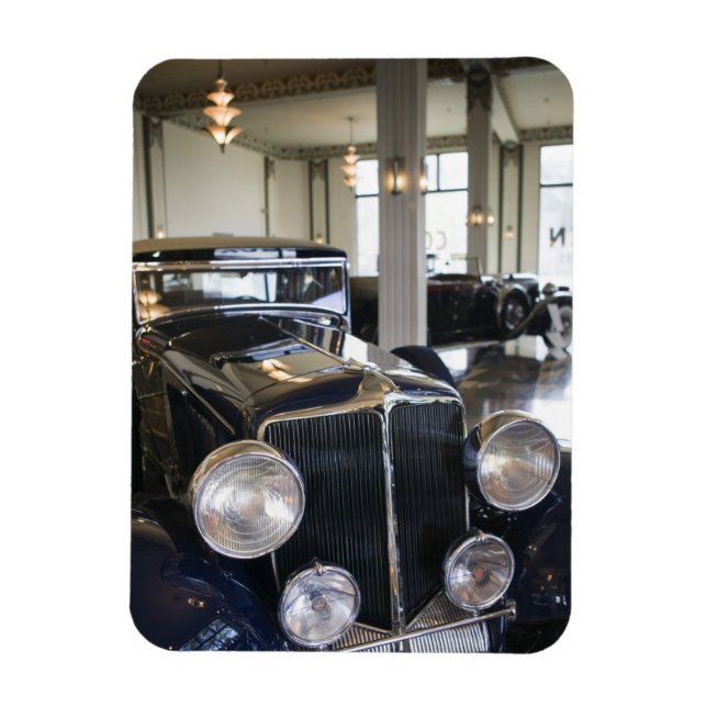 USA, Indiana, Auburn, Cord, Duesenberg 6 Magnet (Vertikal)