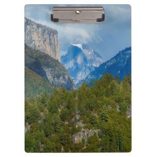 USA, Kalifornien. Blick auf den Half Dome im Yosem Klemmbrett