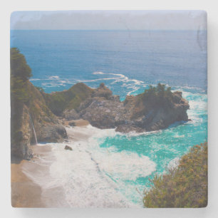 USA, Kalifornien. Blick auf Mcway Falls Steinuntersetzer
