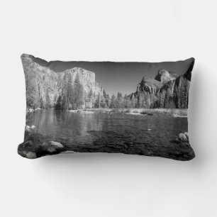 USA, Kalifornien. Blick auf Yosemite Valley Lendenkissen