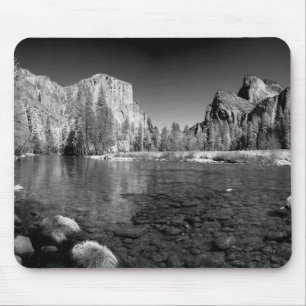 USA, Kalifornien. Blick auf Yosemite Valley Mousepad