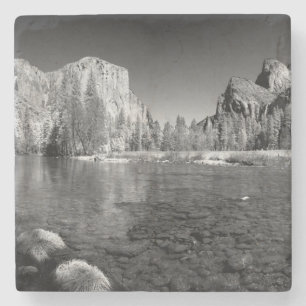USA, Kalifornien. Blick auf Yosemite Valley Steinuntersetzer