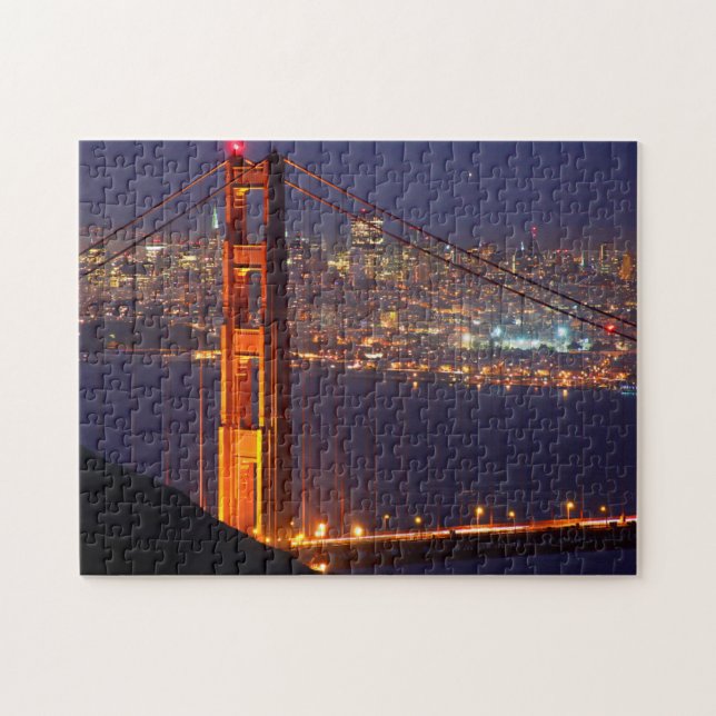 USA, Kalifornien. Golden Gate Bridge bei Nacht (Horizontal)