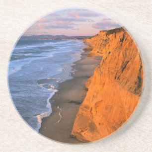 USA, Kalifornien, Klippen am Pescadero State Beach Getränkeuntersetzer