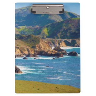 USA, Kalifornien. Panorama von Big Sur mit Bixby Klemmbrett