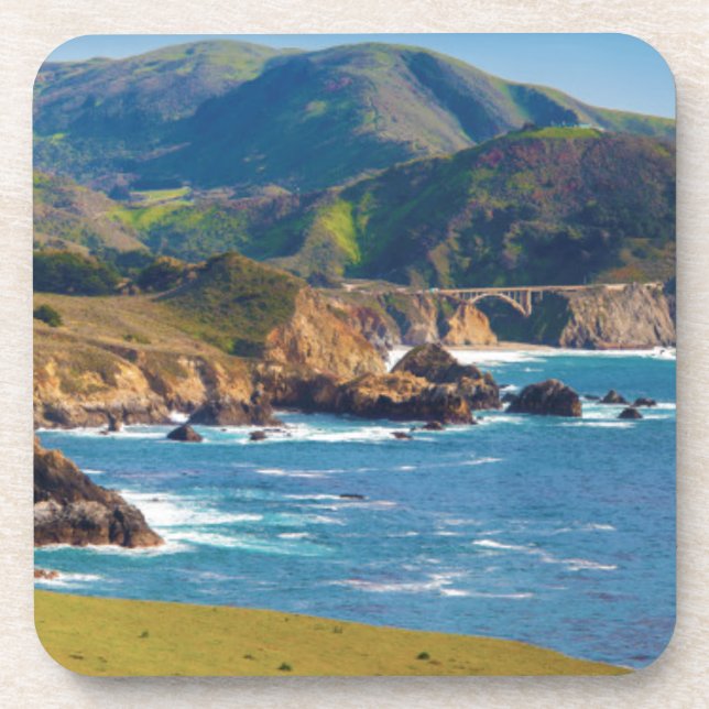 USA, Kalifornien. Panorama von Big Sur mit Bixby Untersetzer (Vorderseite)