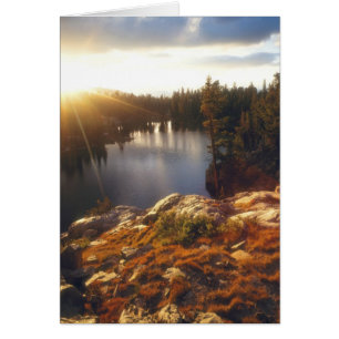 USA, Kalifornien, Sierra Nevada-Gebirge. Sonnenunt