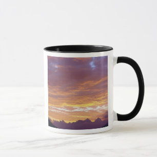 USA, Kalifornien, Sonnenuntergang über der Sierra Tasse