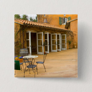 USA, Kalifornien, Sonoma Valley, Patio in Viansa Button