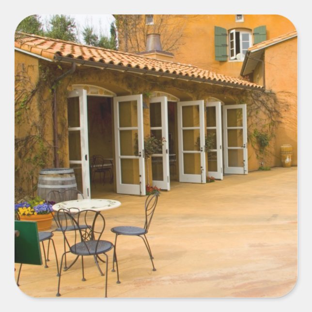 USA, Kalifornien, Sonoma Valley, Patio in Viansa Quadratischer Aufkleber (Vorderseite)