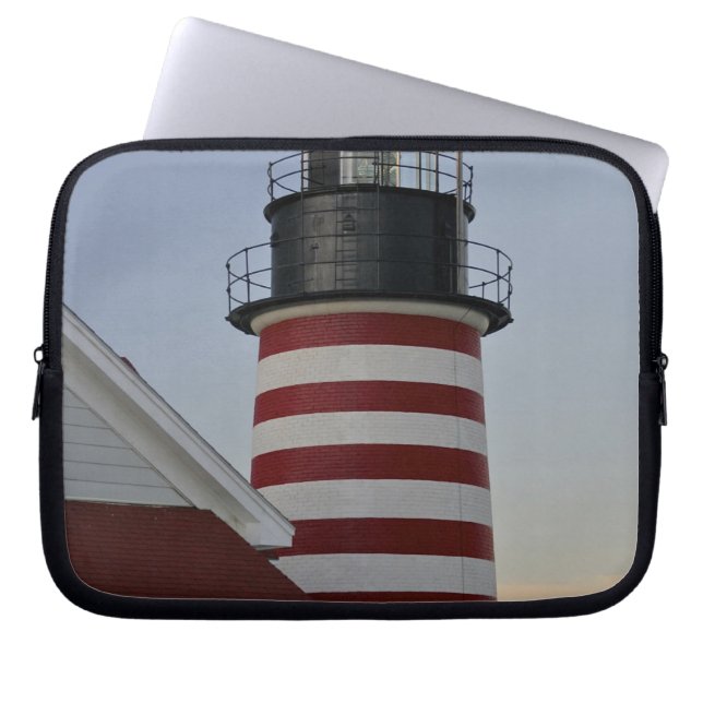 USA, Maine, Lubec. West Quoddy Head Lighthouse, Laptopschutzhülle (Vorderseite)