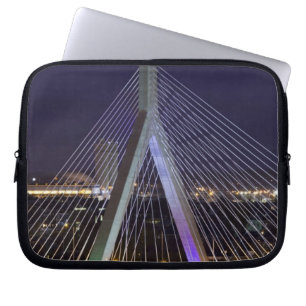 USA, Massachusetts, Boston. Leonard Zakim Laptopschutzhülle