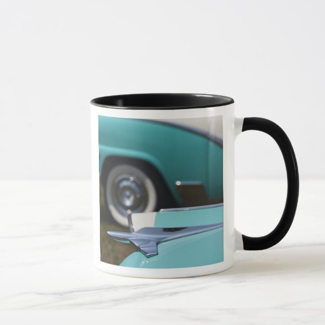 USA, Massachusetts, Gloucester. Ford 1950s-era Tasse (Rechts)