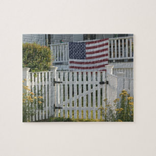 USA, Massachusetts, Gloucester: Patriotischer Zaun