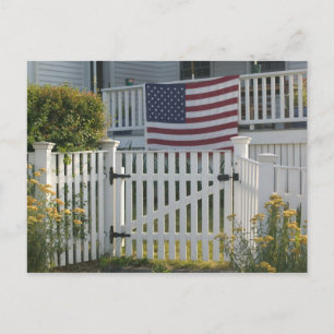 USA, Massachusetts, Gloucester: Patriotischer Zaun Postkarte