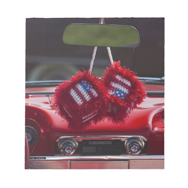 USA, Massachusetts, Gloucester. Würfel mit Notizblock (Vorderseite)