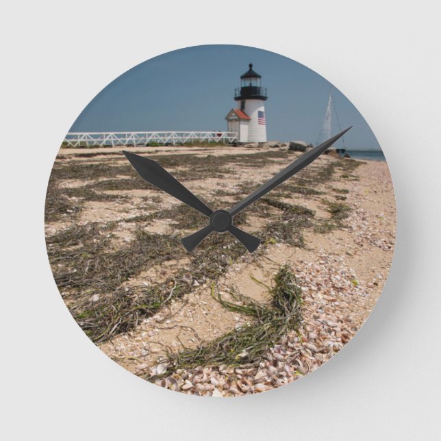 USA, Massachusetts, Nantucket. Muschel Runde Wanduhr (Vorderseite)