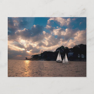 USA, Massachusetts. Segelvergnügen bei Sonnenunter Postkarte