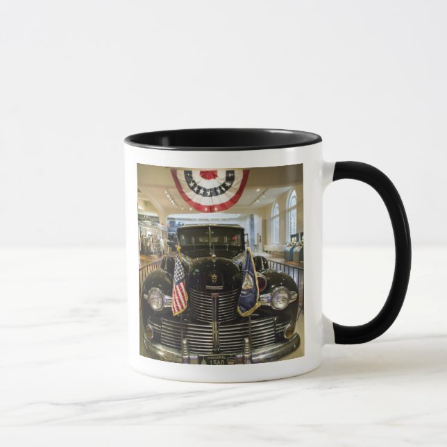 USA, Michigan, Dearborn: Das Henry Ford-Museum, Tasse (Rechts)
