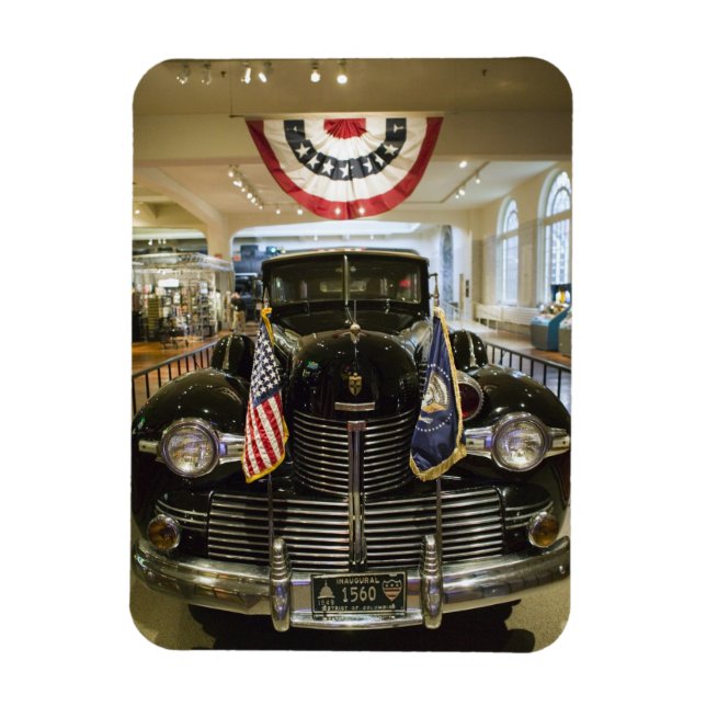 USA, Michigan, Dearborn: The Henry Ford Museum, Magnet (Vertikal)