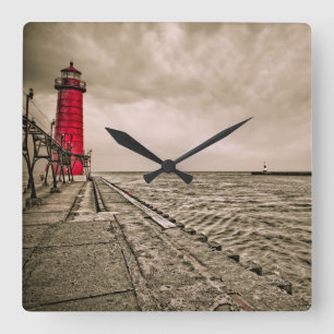USA, Michigan, Grand Haven Leuchtturm Quadratische Wanduhr