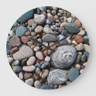 USA, Michigan. Kies an der Küste Große Wanduhr