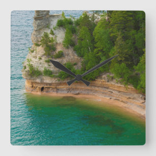 USA, Michigan. Miner's Castle Rock Formation Quadratische Wanduhr